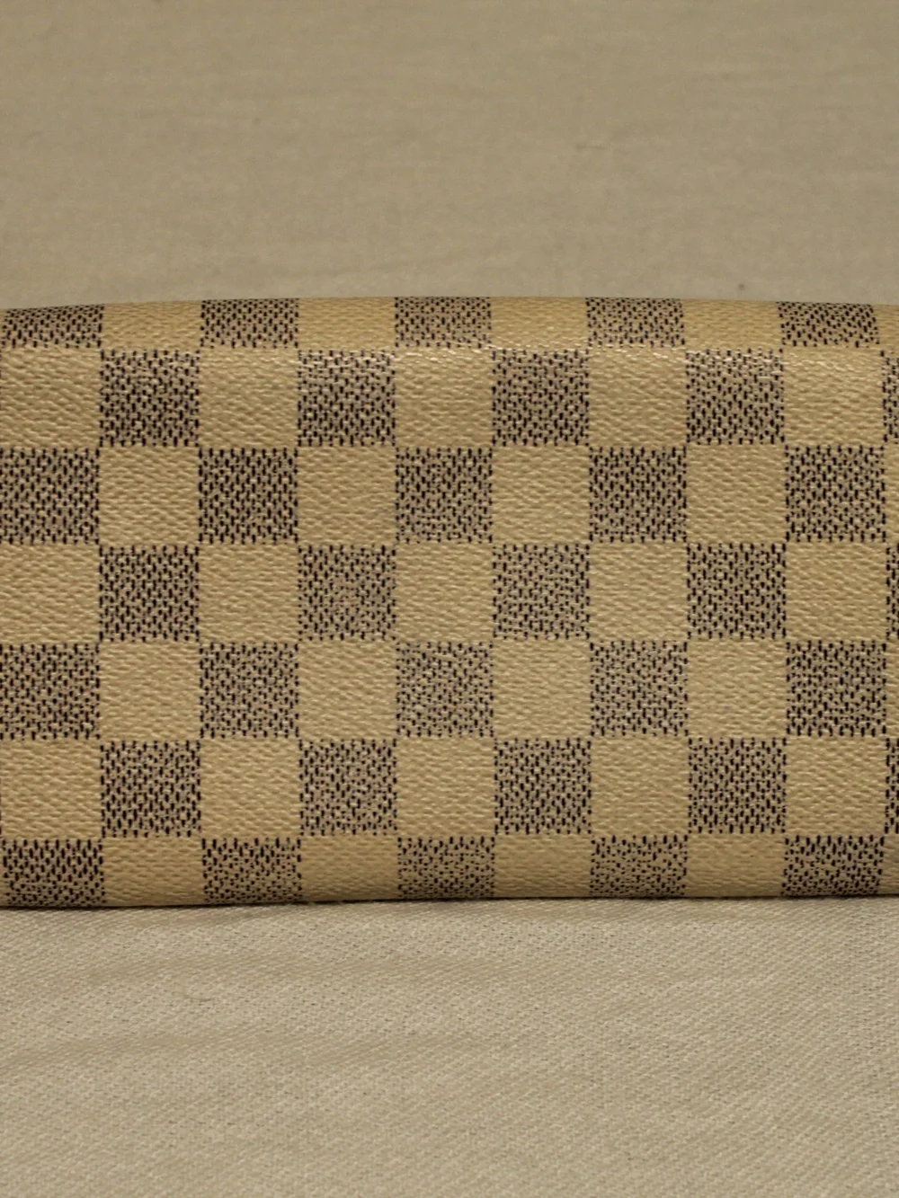 Louis Vuitton elegant louis